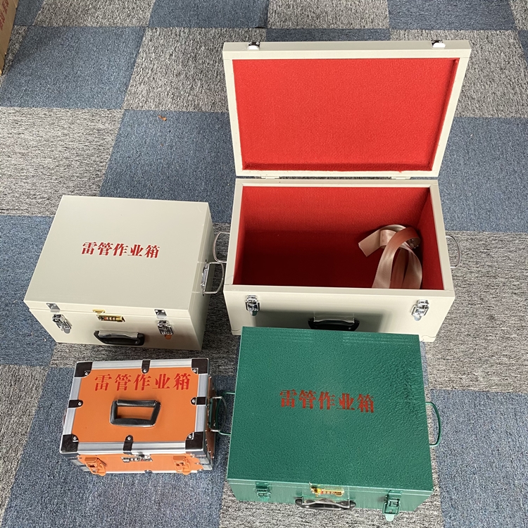 南召爆破工程作业箱如何选择？玻璃钢与传统材质的全面对比